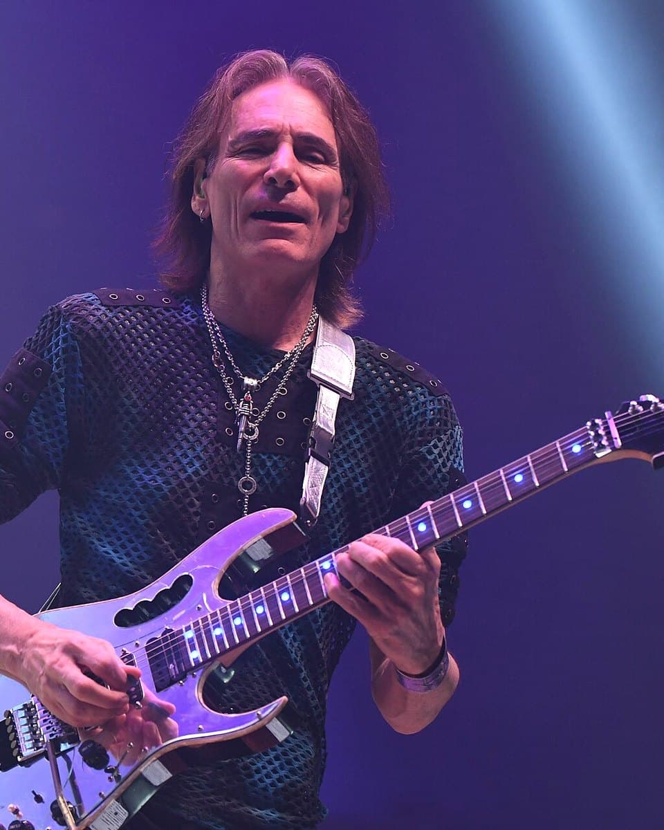 Geprüftes Portrait von Steve Vai. Quelle: Wojciech Pędzich.