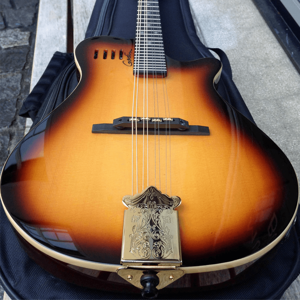 MANDOLINE & UKULELE