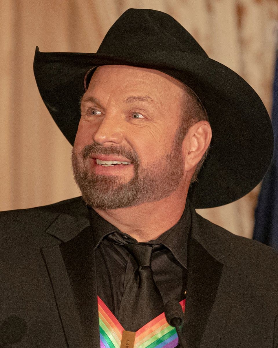 Geprüftes Portrait von Garth Brooks. Quelle: U.S. Department of State from United States.