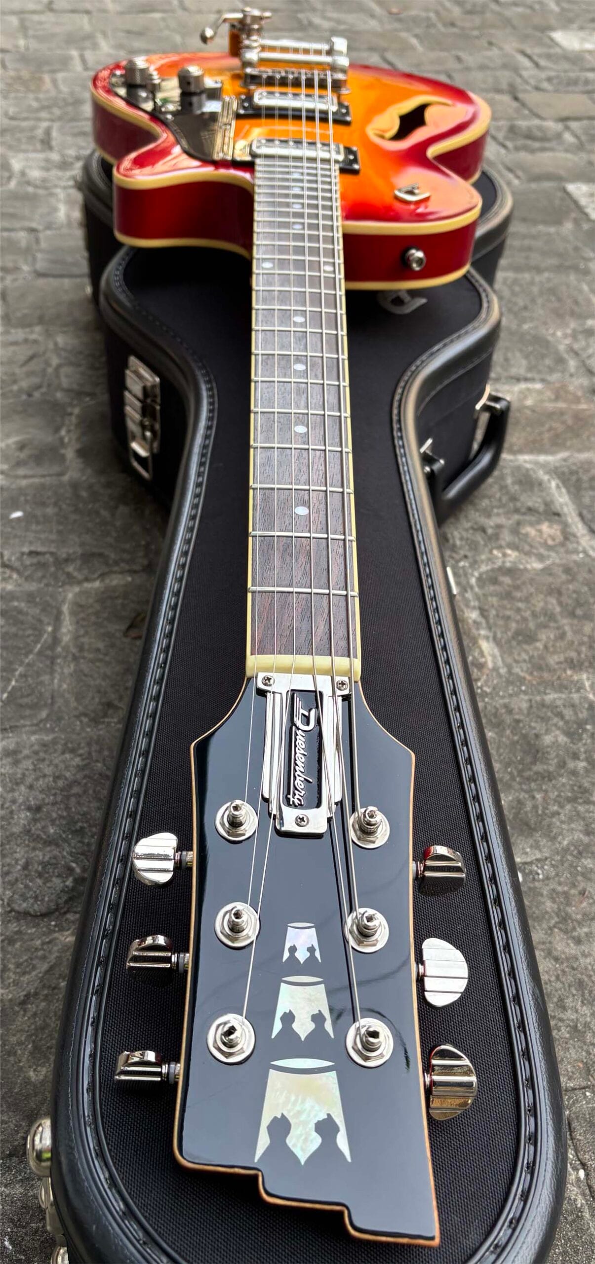 Duesenberg SP TV-Rebound Tremolo W.Niedecken (2nd Hand) — photo 4