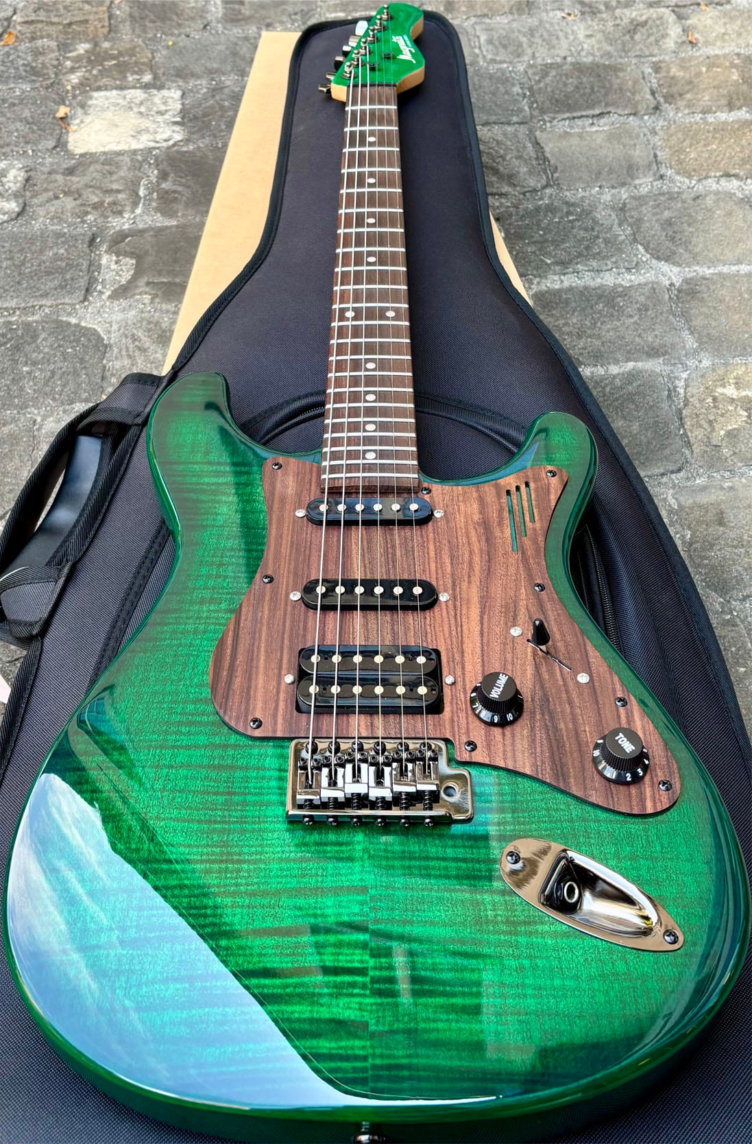 Magneto Sonnet Modern U-ONE Series Flamed Green