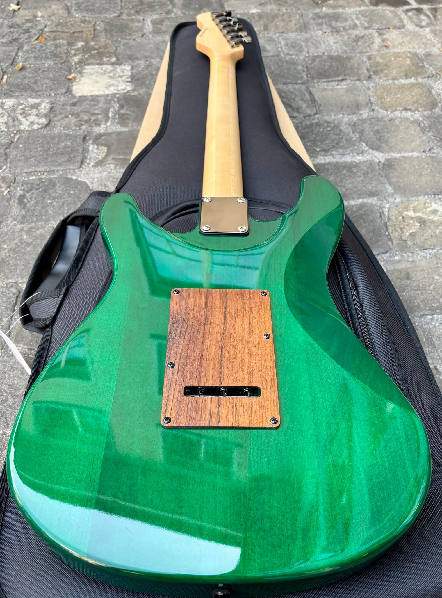Magneto Sonnet Modern U-ONE Series Flamed Green