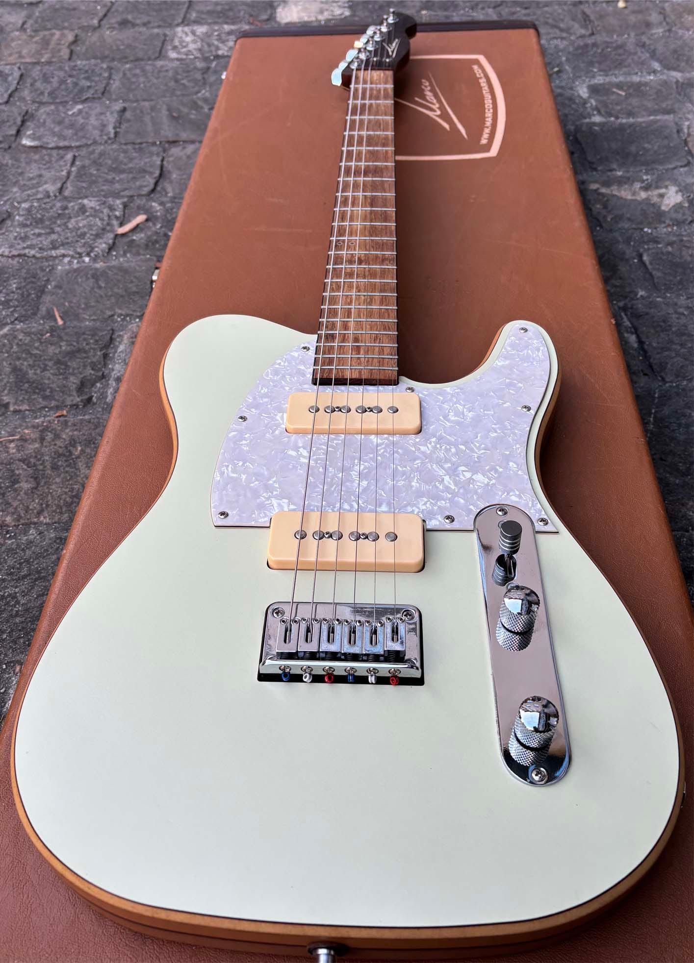 Marcoguitars Tele Bright Green — photo 2