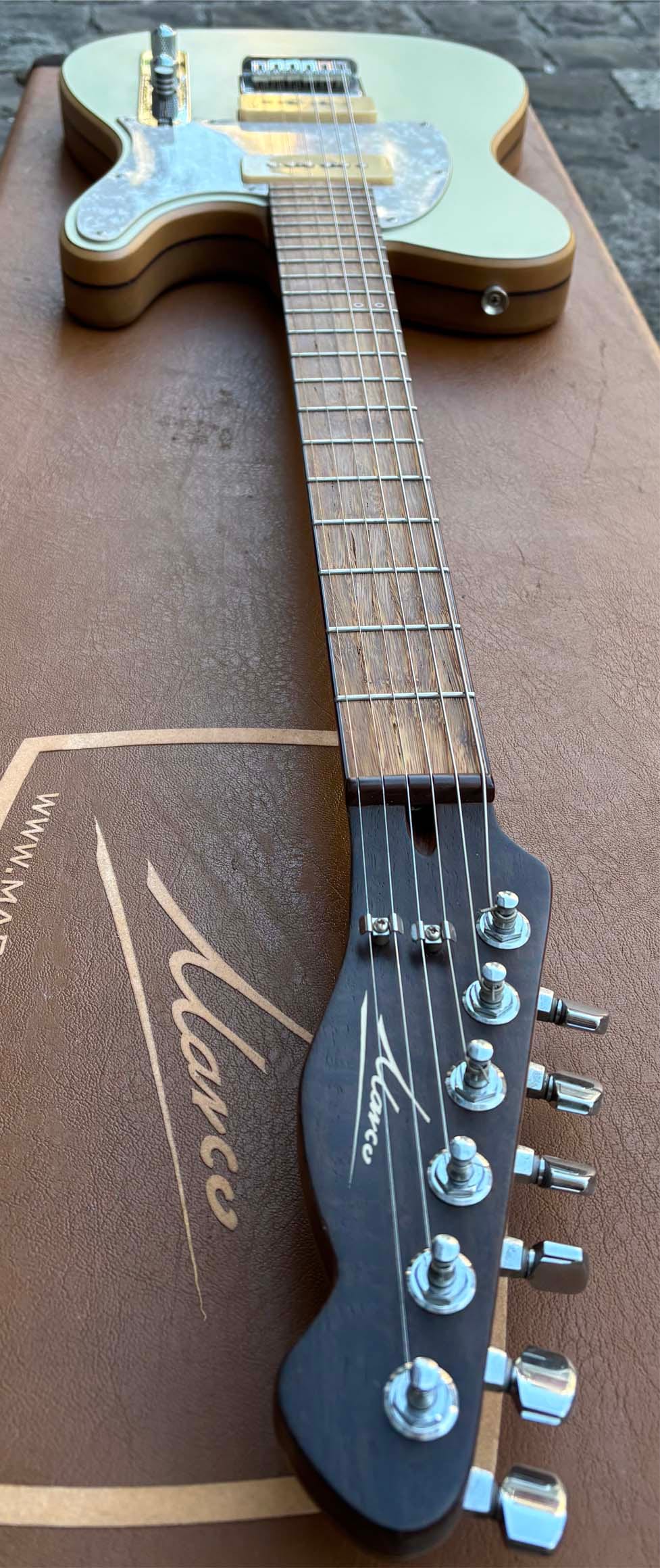 Marcoguitars Tele Bright Green — photo 4