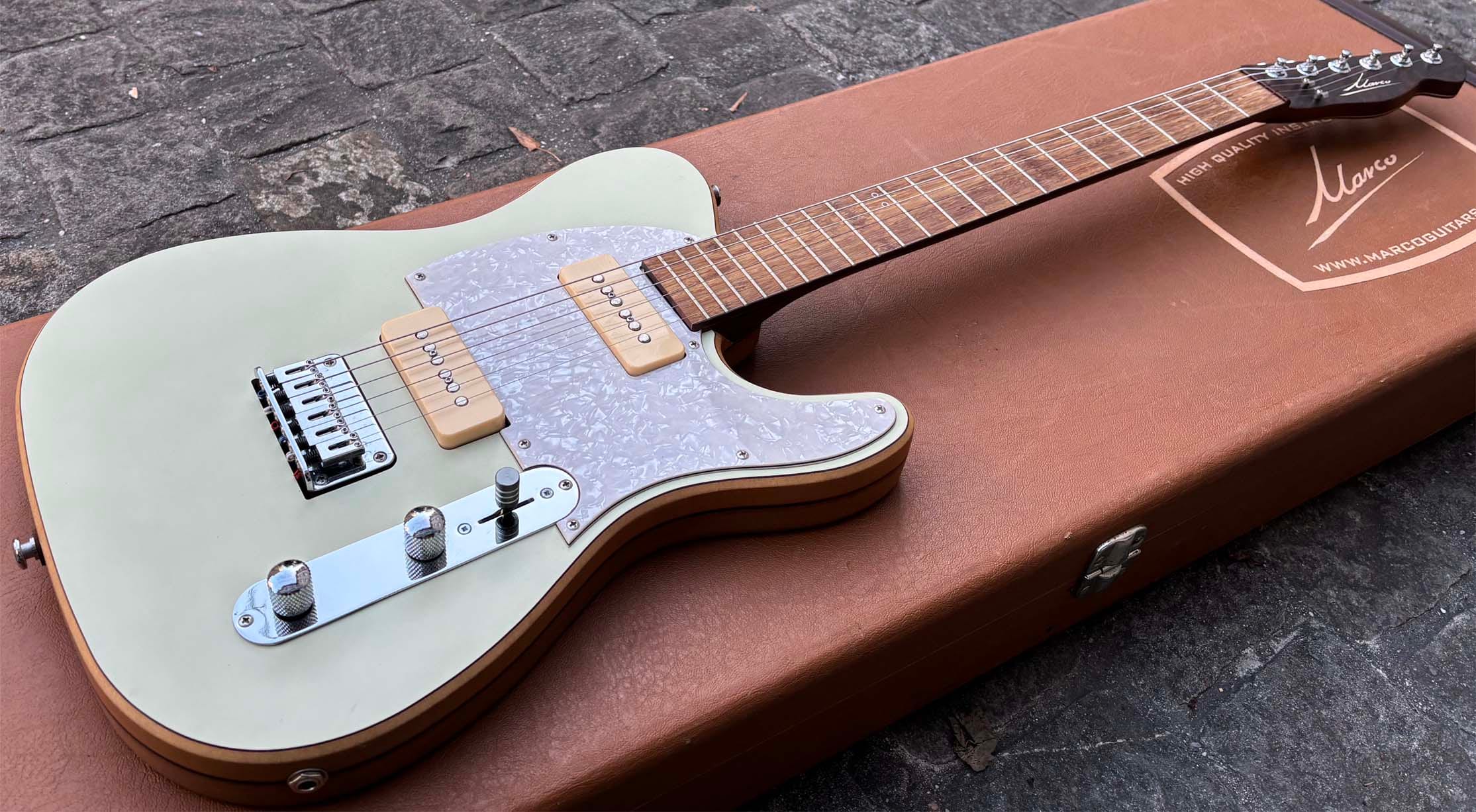 Marcoguitars Tele Bright Green — photo 6