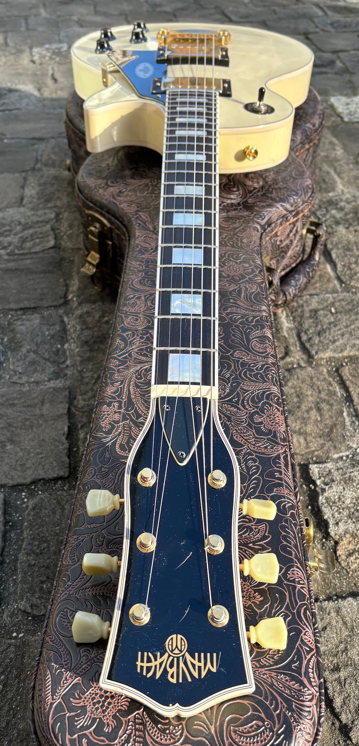 Maybach Lester 72 Custom Edelweiss Aged